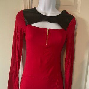 G By Guess Vanda Keyhole Top Red Long Sleeve Faux Leather T Yoke Gold Zip XS NWT